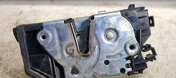 Mini Cooper Countryman R60 Front door lock 7318409