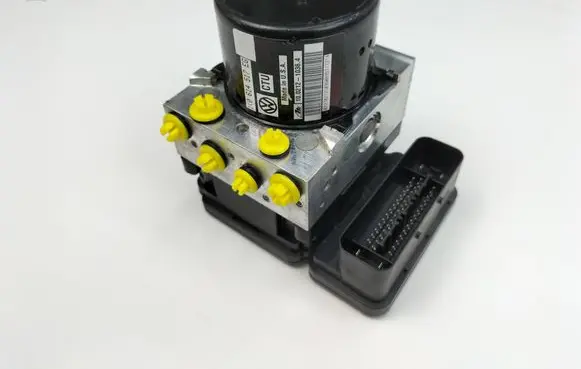 Volkswagen Jetta VI ABS Pump 1K0614517EG 1K0907379BS 10021210364