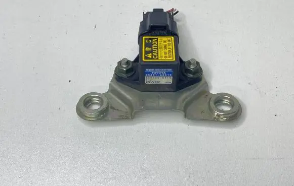 Toyota Land Cruiser (J120) Airbag deployment crash/impact sensor 4991000410 8944160010