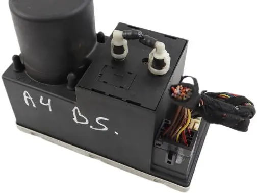 Audi A4 S4 B5 8D Central locking vacuum pump 8D0862257B