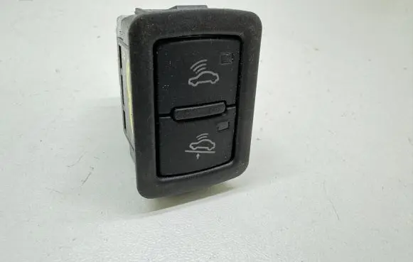Audi A6 S6 C6 4F Alarm switch 4F0962109 22102007 4Z9696090