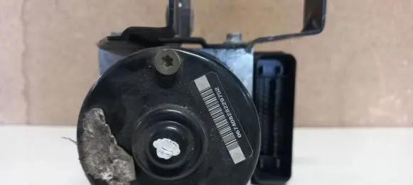 Ford Focus ABS Pump 10096001193