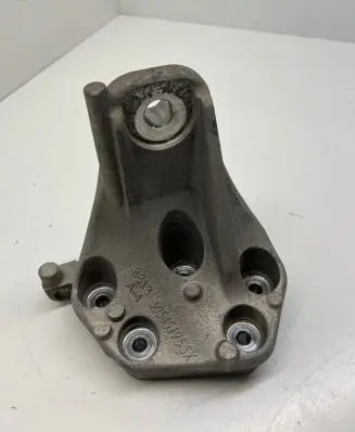 Alfa Romeo Stelvio Engine mounting bracket 50545195