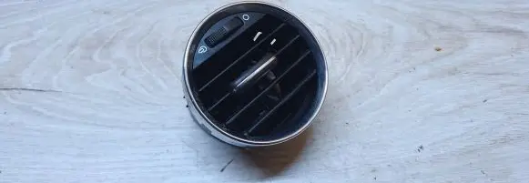 Peugeot 308 Dash center air vent grill Y05201q