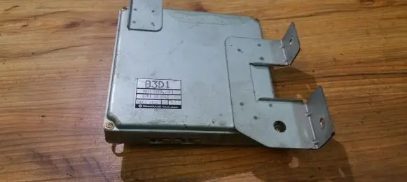 Mazda 121 Engine control unit/module b3d118881c mecs-j102