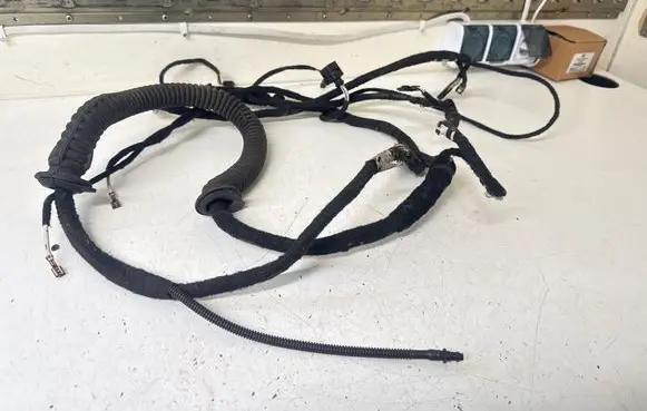 Volkswagen Transporter - Caravelle T5 Loading door wiring loom 