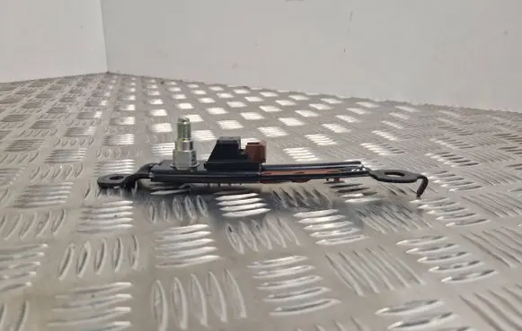 Toyota RAV 4 (XA50) Seat belt adjustment rail E563003