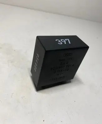 Audi A4 S4 B5 8D Light relay 8D0907701A D15502