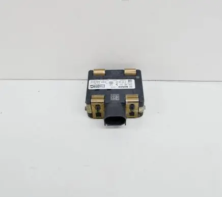 Volkswagen Golf VII Distronic sensor radar 5Q0907572F 0203300447