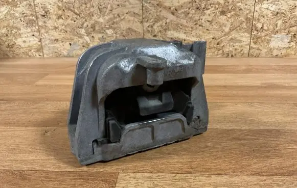 Volkswagen Golf V Engine mount bracket 1K0199262CF