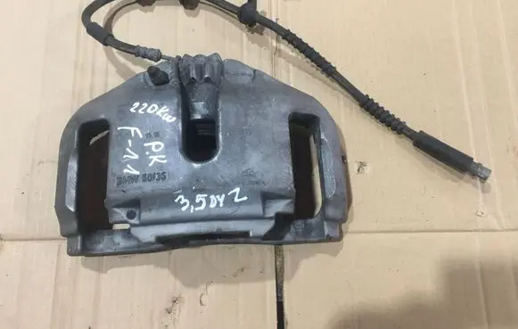 BMW 5 F10 F11 Front brake caliper 6786817