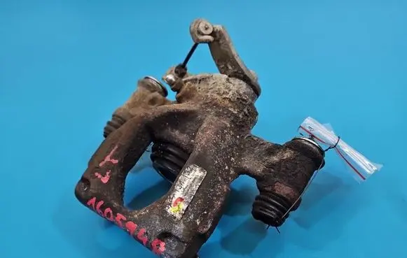 Opel Movano B Rear brake caliper IMPRK1605948