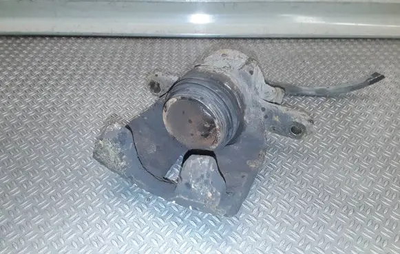 Renault Clio III Front brake caliper 