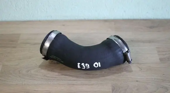 BMW 5 E39 Intercooler hose/pipe 2247903