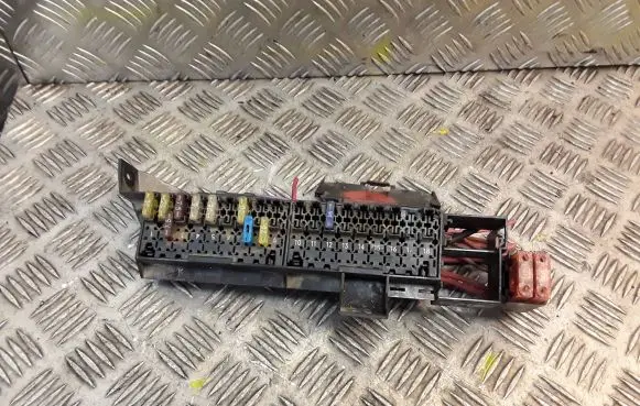Mercedes-Benz E W210 Fuse box set 0015459501 A0015459501