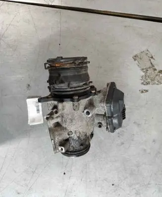 Jaguar XE EGR valve JDE39607 JDE38249