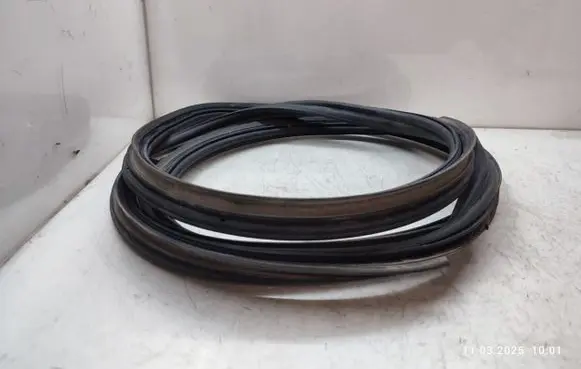 Opel Mokka X Trunk rubber seal (body) 