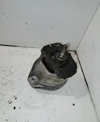 BMW 5 E60 E61 Engine mount bracket