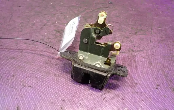 Hyundai Trajet Tailgate/trunk/boot lock/catch/latch