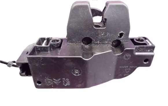 Peugeot 1007 Tailgate/trunk/boot lock/catch/latch