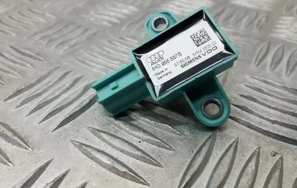 Audi A5 8T 8F Airbag deployment crash/impact sensor 8K0955557B