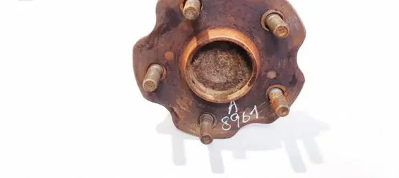Toyota Auris E180 Rear wheel hub