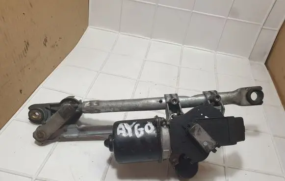 Toyota Aygo AB10 Front wiper linkage and motor 53630167