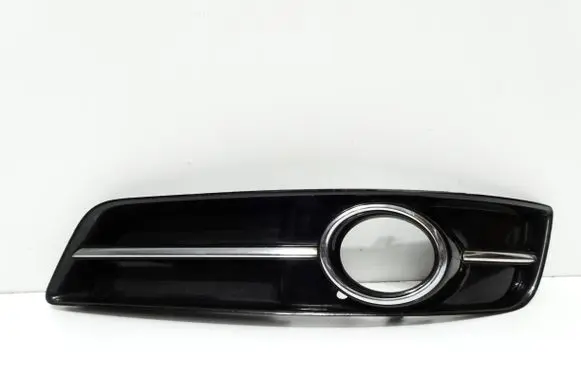 Audi A3 S3 8P Front fog light trim/grill 8P0807681AA