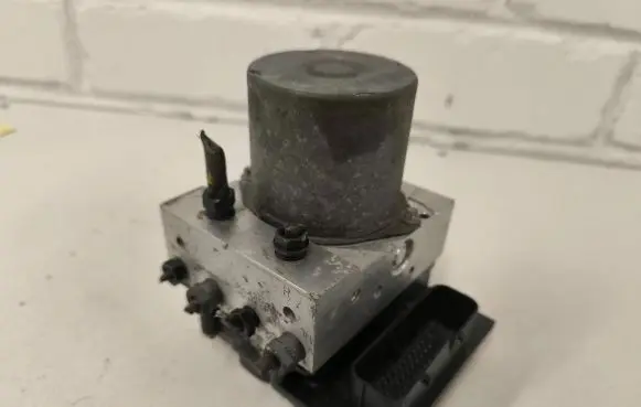 BMW 5 E60 E61 ABS Pump 6769705 6769703
