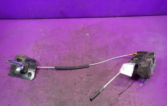 Opel Meriva A Front door lock 