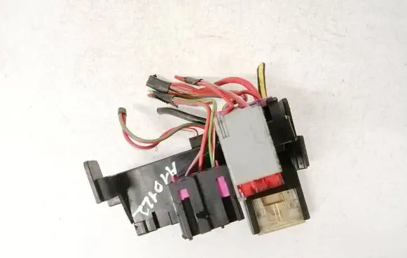 Audi A4 S4 B5 8D Fuse box set 8a0937530