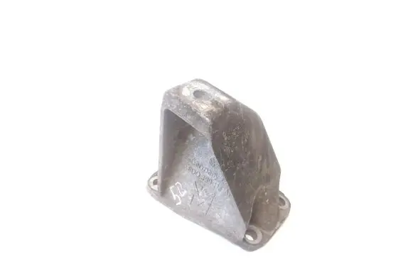 Volkswagen PASSAT B5 Engine mounting bracket 8D0399113AB
