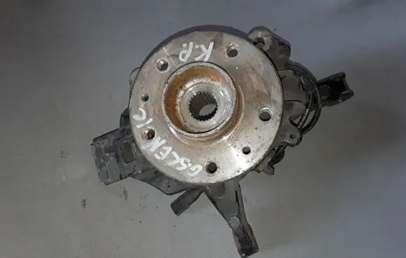 Renault Scenic III - Grand scenic III Rear wheel hub spindle/knuckle 