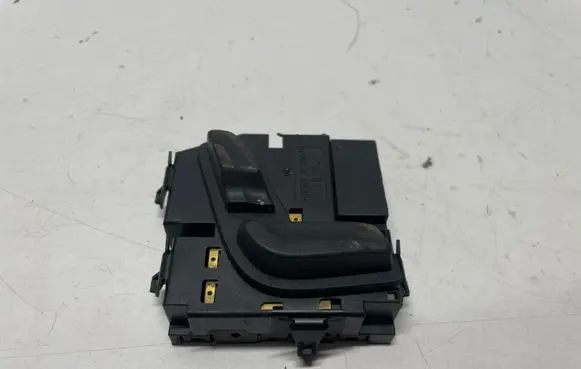 Mercedes-Benz CLS C218 X218 Seat control switch A2048701758