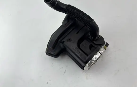 Audi RS6 C7 Oil breather separator 079103542E