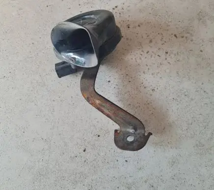 Volkswagen PASSAT CC Horn signal A046326 E1000209