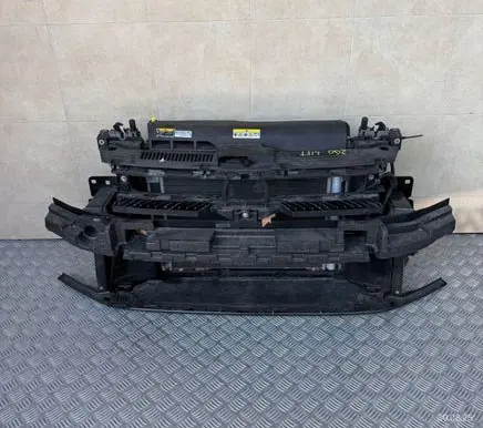 Volkswagen Polo VI Radiator support slam panel
