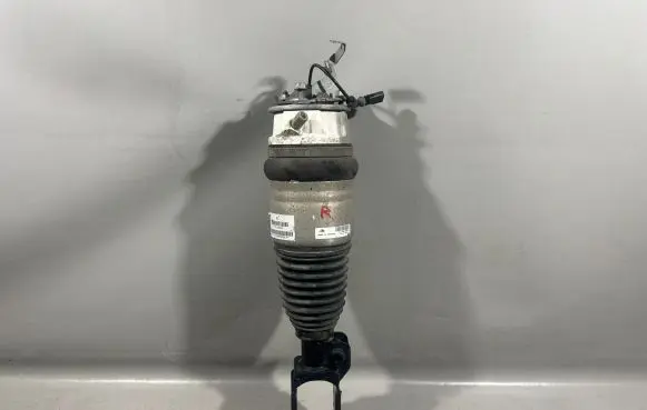 Volkswagen Touareg II Front air suspension shock absorber 7P6616040L