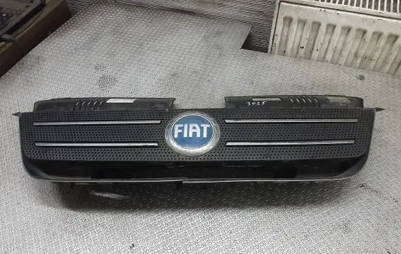 Fiat Idea Front bumper upper radiator grill