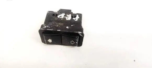 BMW 5 E39 Electric window control switch 8368974