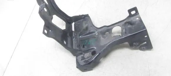 BMW 2 F46 Headlight/headlamp mounting bracket 7302531