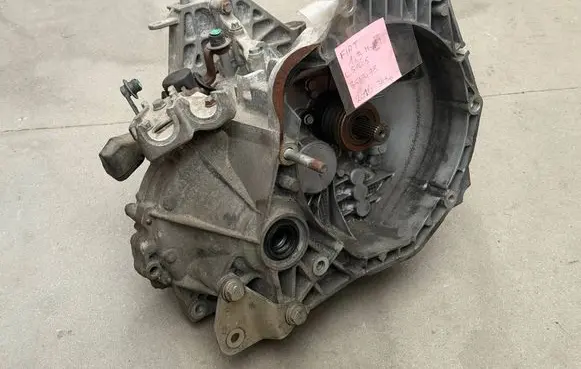 Manual 5 speed gearbox