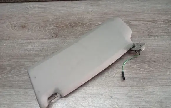 Sun visor