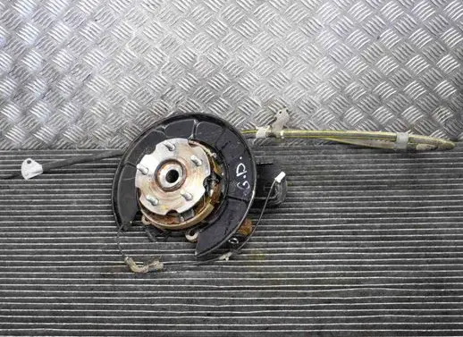 Toyota RAV 4 (XA40) Rear wheel hub