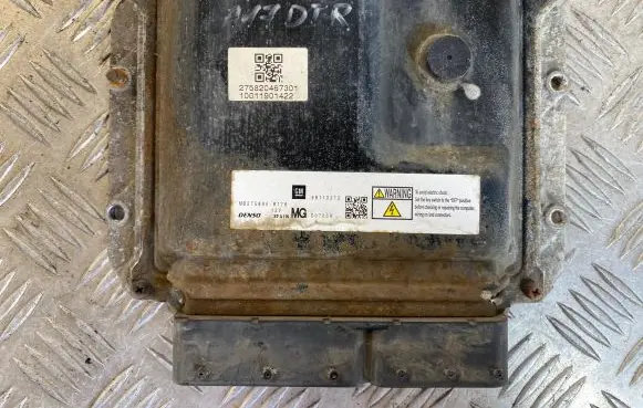 Opel Zafira B Engine control unit/module 98113172 D07009 MB2758008176
