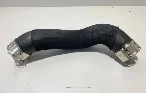 BMW X1 U11 Intercooler hose/pipe 8471881