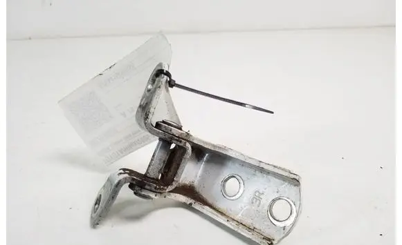 Toyota Hilux (AN10, AN20, AN30) Rear door lower hinge 68770-02020
