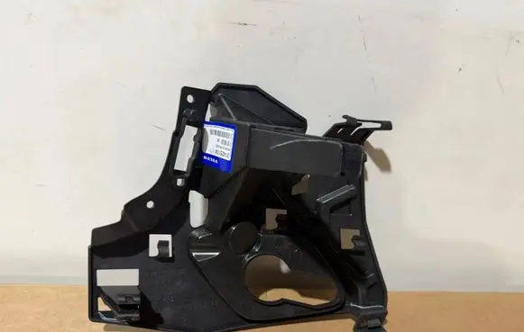 Volvo XC60 Front bumper mounting bracket 31425174
