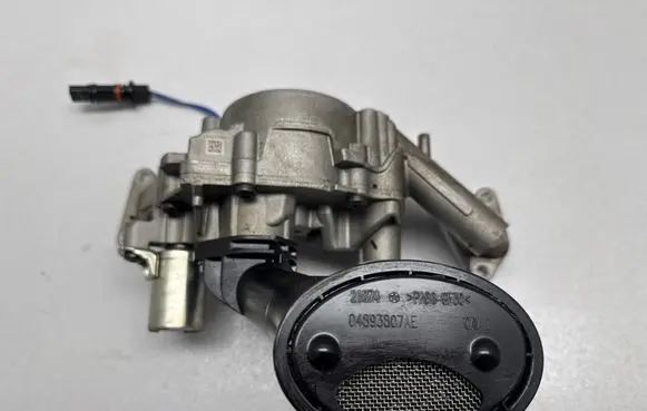 Chrysler Pacifica Oil pump 04893807AE 21074