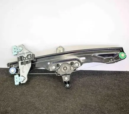 Nissan Qashqai Front door electric window regulator 
